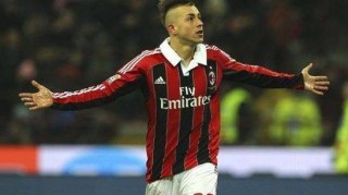 离谱！合同剩一年3000万！拉齐奥把米兰当提款机，意甲闹剧再升级