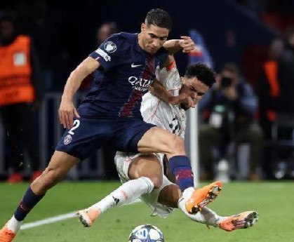 禁赛三场！迪亚斯剪刀脚重伤阿什拉夫，拜仁不满判罚将上诉！