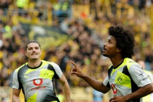 德甲积分榜最新战况：多特蒙德4连胜，法兰克福疯狂进六球，勒沃库森险胜