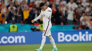 从1.3亿到2000万！25岁大英帝星身价断崖式下滑，曼联巨额投资恐打水漂