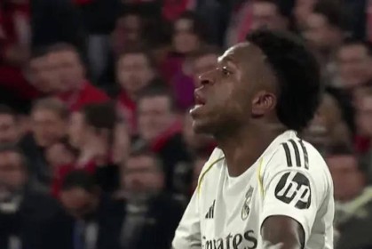 皇马内讧疑云：两位亿元巨星激烈争执，怒瞪与骂声四起！