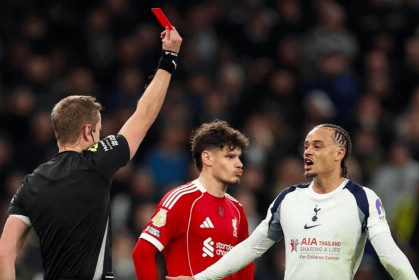 1-2！英超BIG6内战：两员大将染红 8.8亿豪门10轮2胜坐稳下半区