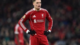 安菲尔德寒夜！19射0球终结连胜，斯洛特这番话揭开利物浦最大隐痛