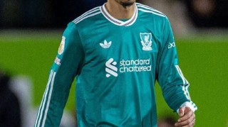 利物浦遭遇英超四连败！斯洛特下课危机加剧