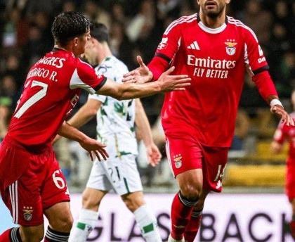 穆里尼奥葡超16场不败！本菲卡4-0大胜，霸锋戴帽，争冠依旧残酷