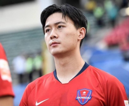 德转宣！申花两位中卫共同拍板同意提前跟德甲多特签顶薪大合同，值得期待