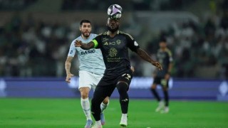 法甲双雄有意大卫，曝尤文现场考察莱万，500万年薪打算免签凯西