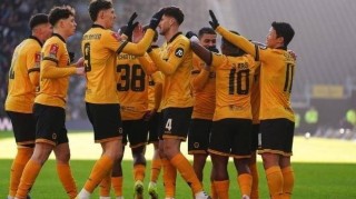 触底反弹？从开季惨不忍睹到近5场不败，爱德华兹让狼队找回自信