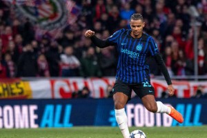 意甲最新动态：齐沃苦战再负AC米兰，圣西罗逆转希望重燃