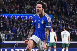 名记爆料：托纳利锁定曼联中场补强首选！德天空透露巴萨紧盯德甲锋线新星