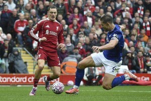 林良锋：“端水大师”斯洛特，巧妙轮换滴水不漏