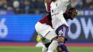 足坛一夜动态：切尔西痛失好局，曼联绝平保级球队，纽卡掀翻热刺