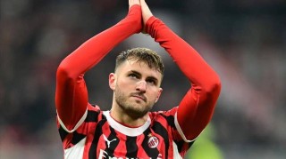 意甲争4变天！米兰冷门2-2萨索洛，19岁小将难救主，实时积分榜