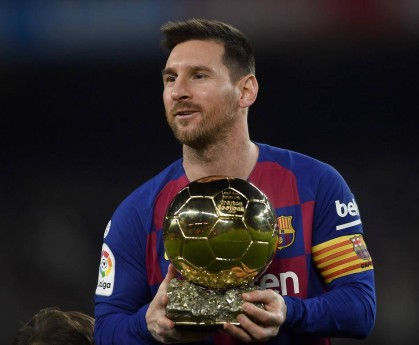 梅西会回归巴萨吗？苏亚雷斯：这要问梅西！但他是巴萨球迷！