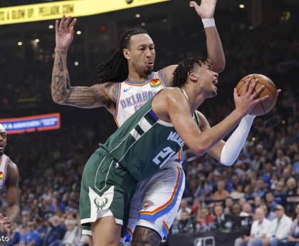 吉昂19+11霍姆格伦16+13 雄鹿击败雷霆