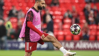 安菲尔德狂潮！利物浦4-0碾压加拉塔萨雷，总分4-1晋级欧冠八强，萨拉赫第50球载入史册